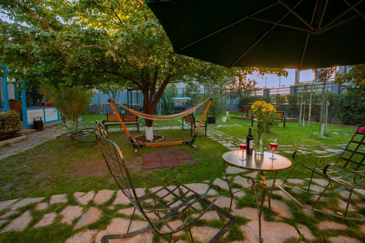 Apart Hotel West Tbilisi Esterno foto