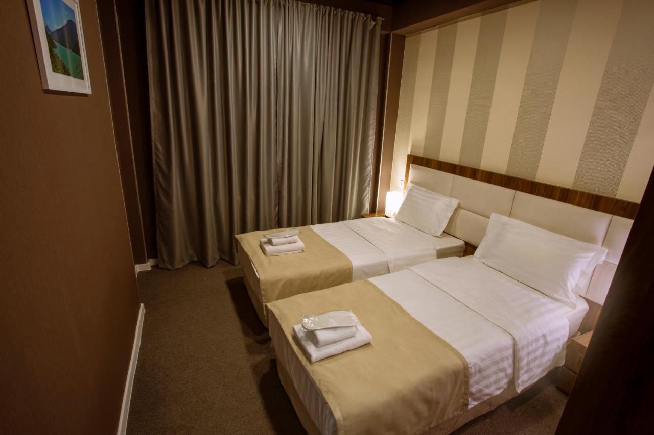 Apart Hotel West Tbilisi Esterno foto