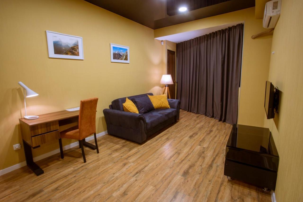 Apart Hotel West Tbilisi Esterno foto