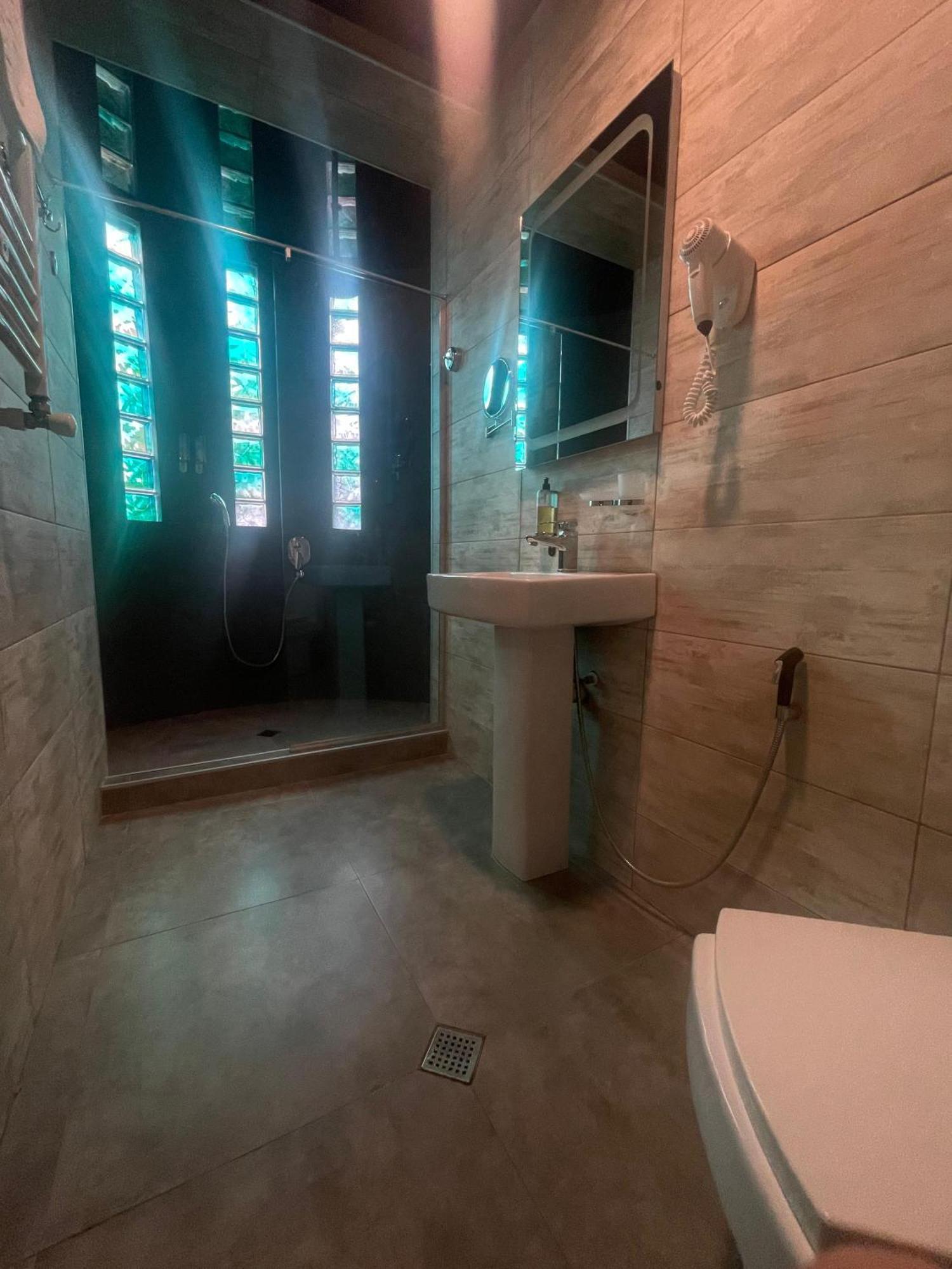 Apart Hotel West Tbilisi Esterno foto